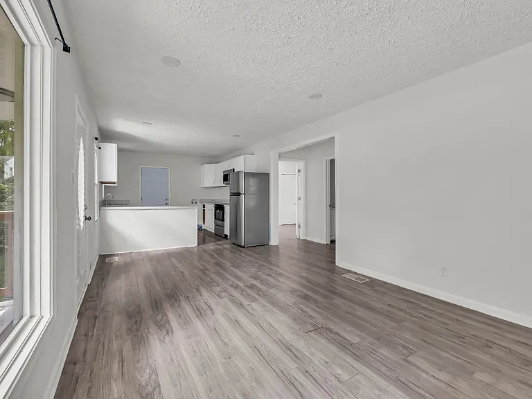 1010 Ridgecrest Dr — Photo 9