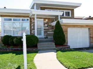 9055 S Bennett Ave, Chicago, IL 60617