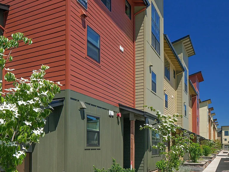 The Tennyson At Crescent Village — Photo 20