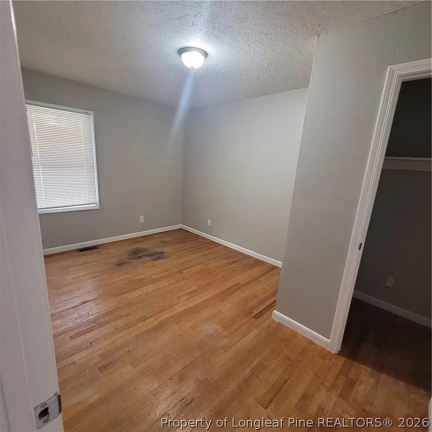 4 bed, 2.0 bath, 1300 sqft, $2,100 — Photo 4