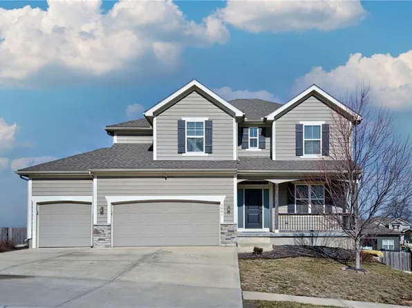 1001 SE Forest Ridge Ct, Blue Springs, MO 64014