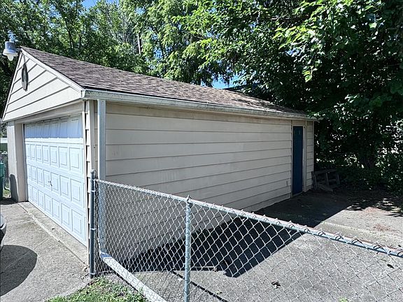 4th image of 28411 Donnelly St