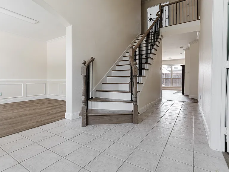 5601 Glenview Ln — Photo 13
