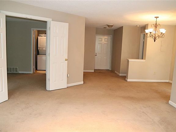 4th image of 180 Fox Hollow Dr APT 107