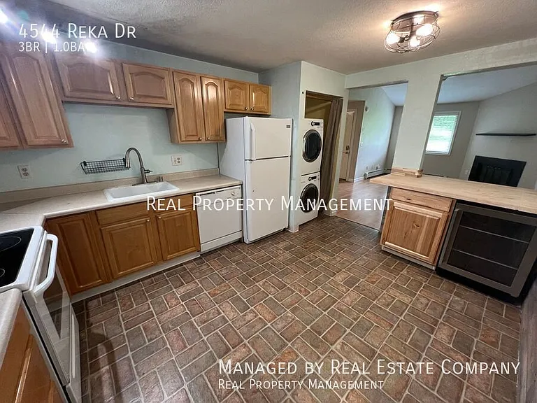 4544 Reka Dr — Photo 6