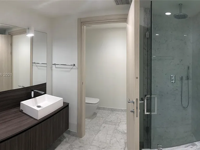 Brickell Plz — Photo 20