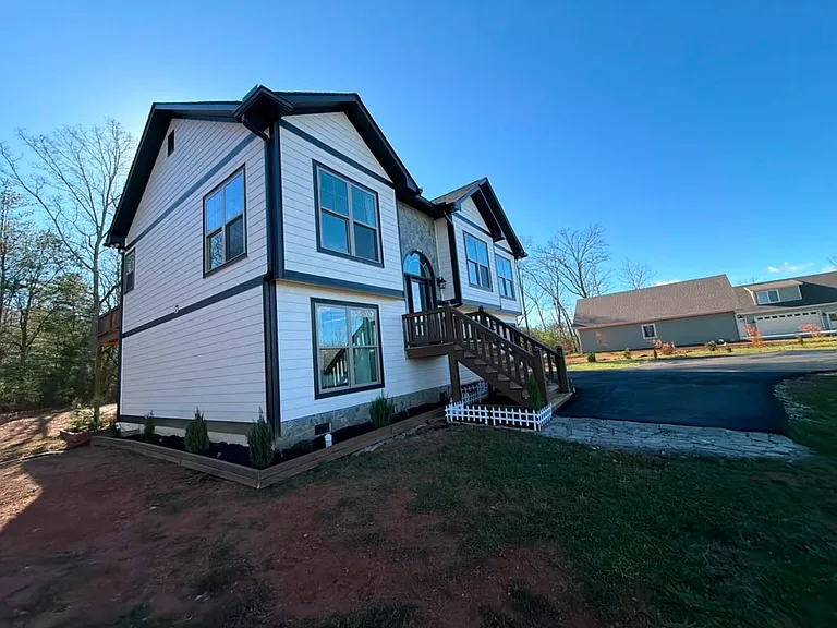 363 Bayside Ln — Photo 4