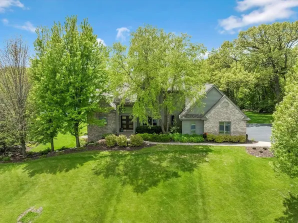 W283N4887 Roosevelts Quay, Pewaukee, WI 53072