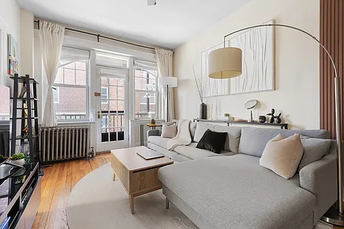 242 S Huntington Ave Photo 1
