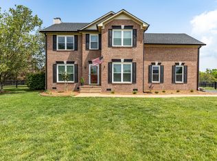 1405 Triple Crown Ct, Columbia, TN 38401