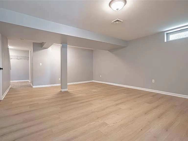 3329 S 2nd St — Photo 33