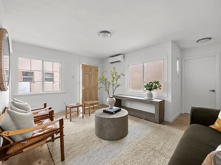 1510-1512 1/2 W 52nd St — Photo 1