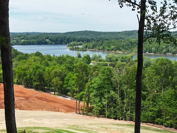 132 Eagles Crest Ct, Loudon, TN 37774