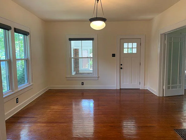 705 S Park Ave — Photo 11