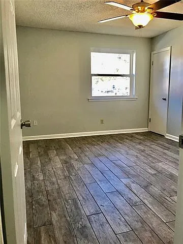 4400 Ithaca St — Photo 7