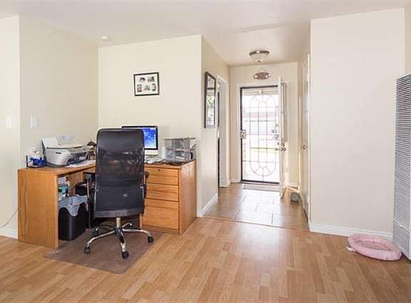 5th image of 442 S Ashwood Ave