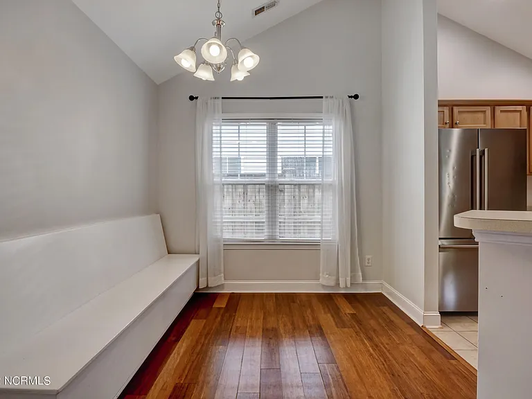 611 Catamaran Dr — Photo 9