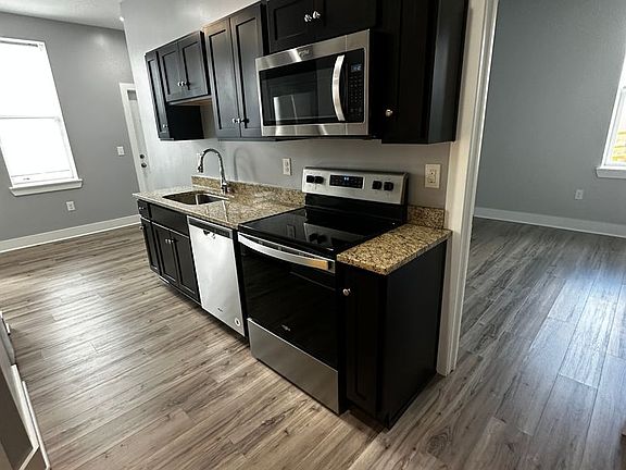 3rd image of 4632 Centre Ave #2