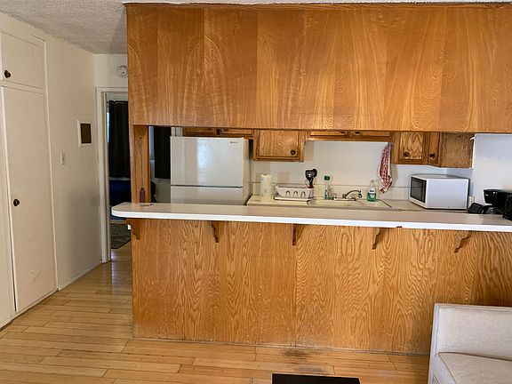 3rd image of 8537 Alcott St