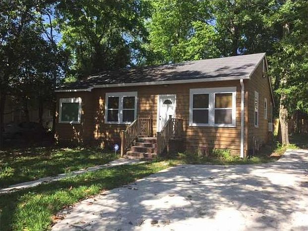 2nd image of 256 Ellis Ave