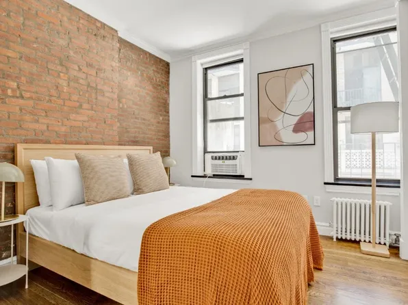 345 West 53rd Street image 1 of 10