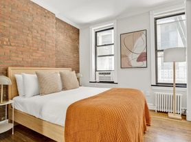 345 W 53rd St