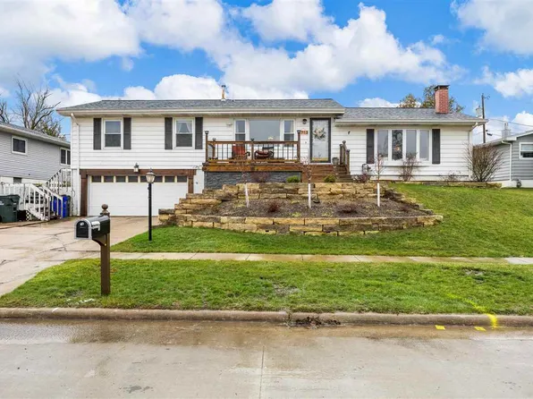 2713 Hickory Dr SW, Cedar Rapids, IA 52404