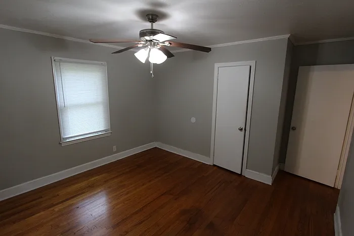 2215 Rosewood Dr — Photo 13