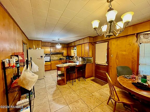 3rd image of 1122 William Ave