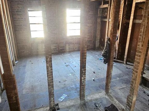 2nd image of 764 Mount Vernon St