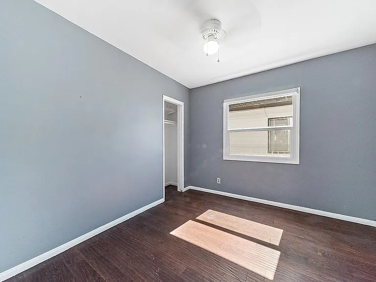 15517 Thornlake Ave — Photo 1