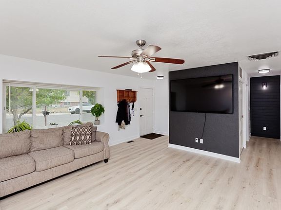 3rd image of 481 1/2 McMullin Dr