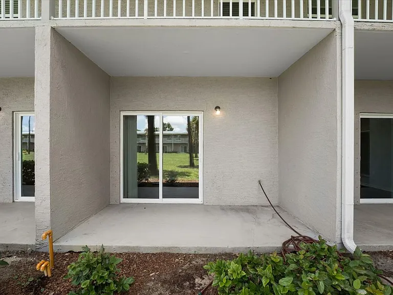 Manatee Landing — Photo 59