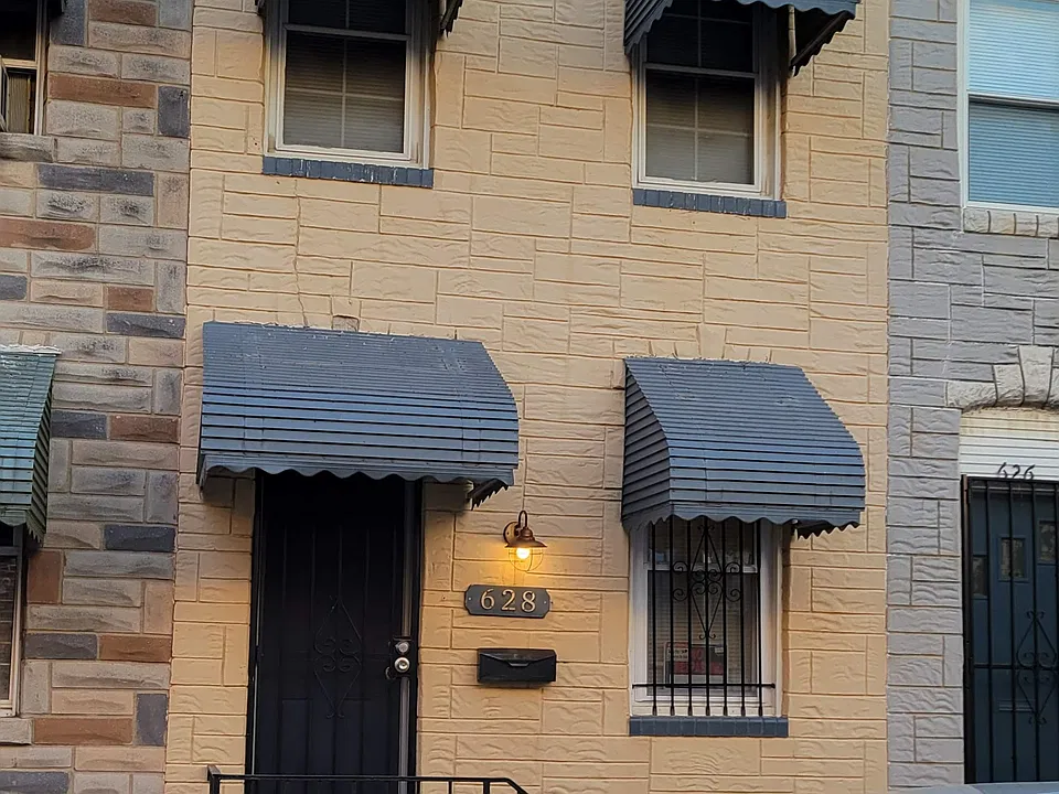 628 Archer St