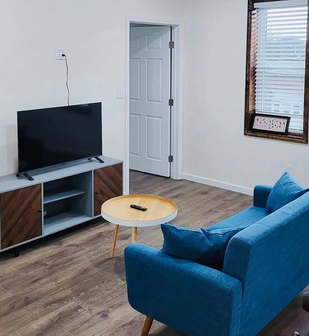 2 bed, 721 sqft, $1,400 — Photo 2