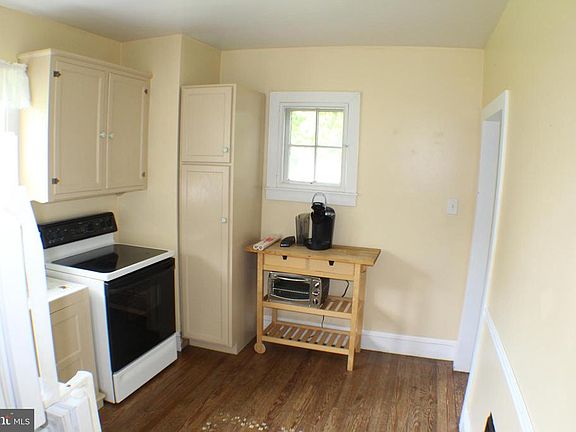 3rd image of 312 Chestnut Ave