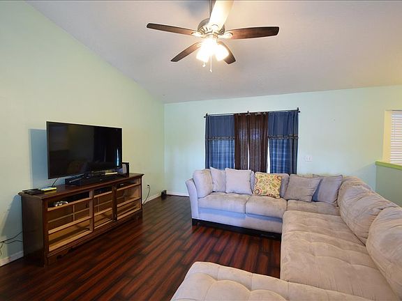 3rd image of 5148 Gracewood Ln