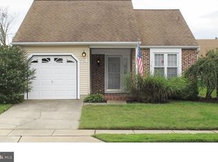 24 Fairfax Dr, Mount Laurel, NJ 08054