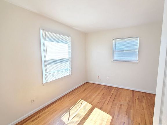 2nd image of 2205 Hilton Ct