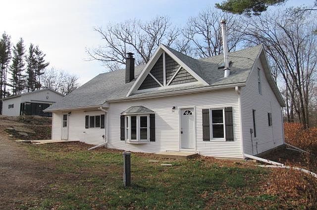 1st image of 15940 Country Ln