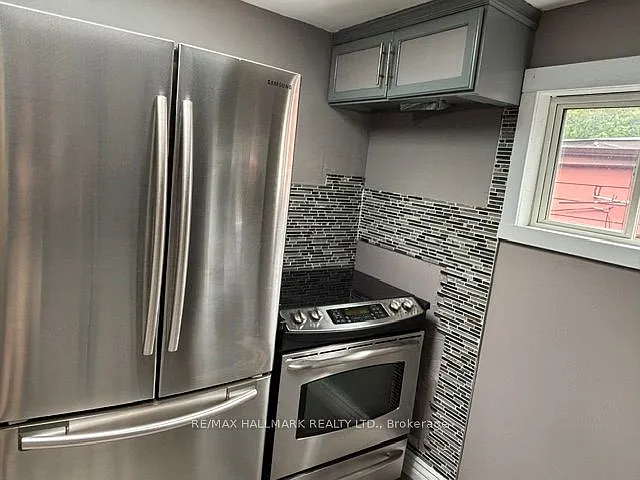33 Salem Ave #UPPER — Photo 13