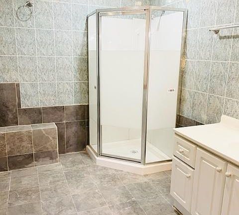 5th image of 931 W 35th St Floor 2