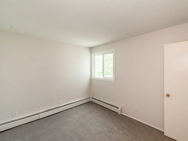 115 162nd Ave NW — Photo 4