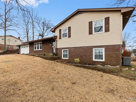 3rd image of 307 Francis Dr