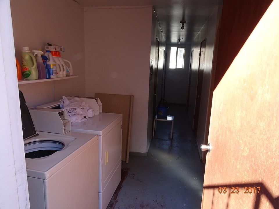 2nd image of 404 N Avenue H