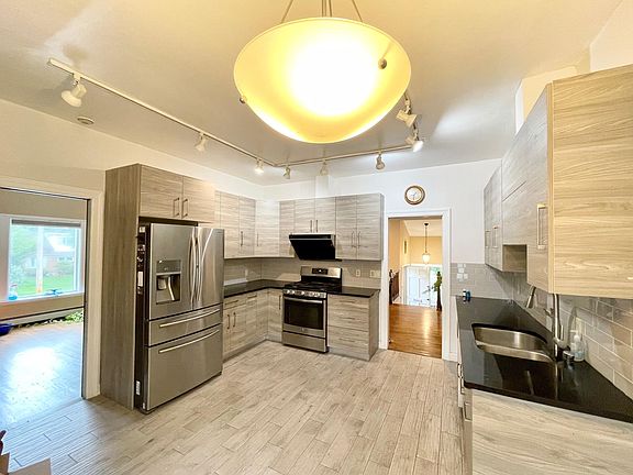 4th image of 34 Wimbleton Ln