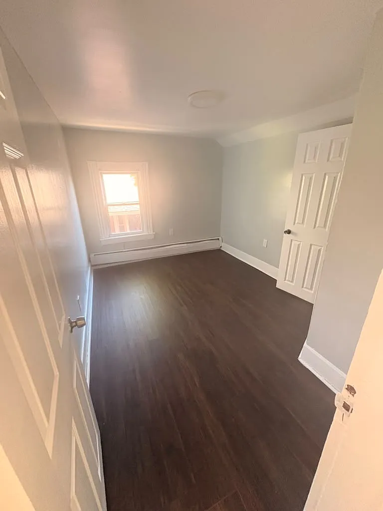 3 bed, 1400 sqft, $1,900 — Photo 3
