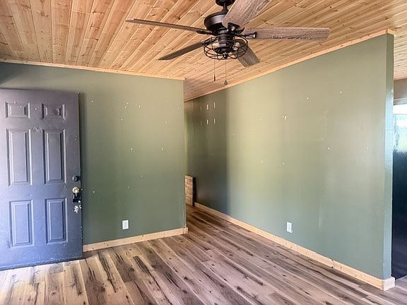 3rd image of 140 Redneck Rd