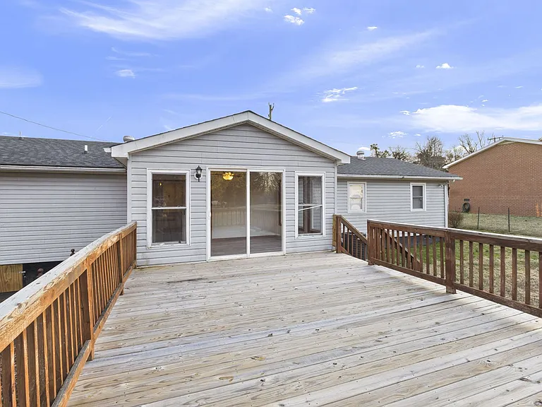 242 Dodd St — Photo 28
