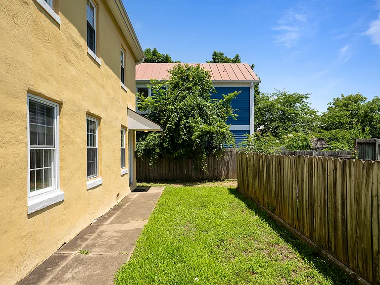 1115 Winchester St #D — Photo 25